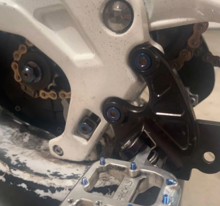 Peg Mount Bolts (ALL EMOTO)